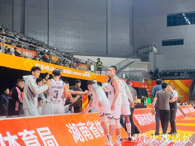 CBA俱乐部杯：陈林坚砍19分 山东轻松击败天津