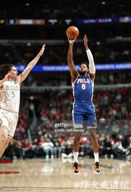 乔治三分7中0表现低迷,全场17投8中仍砍25分7助 乔治三分7中0表现低迷,全场17投8中仍砍25分7助